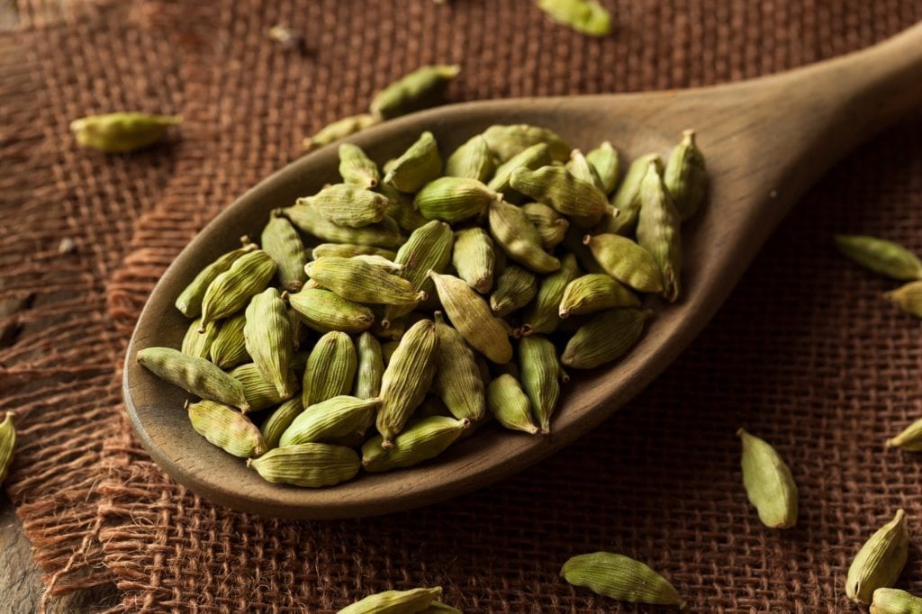 Raw Organic Cardamom Pods